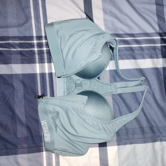 Victoria's Secret Teal Sports Bra. 36B - Picture 4 of 6